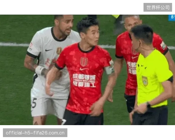队长需要激发全队的国家荣誉感，将精神力量转化为球场上的战斗力。